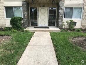 Building Photo - 8880 Golf Rd