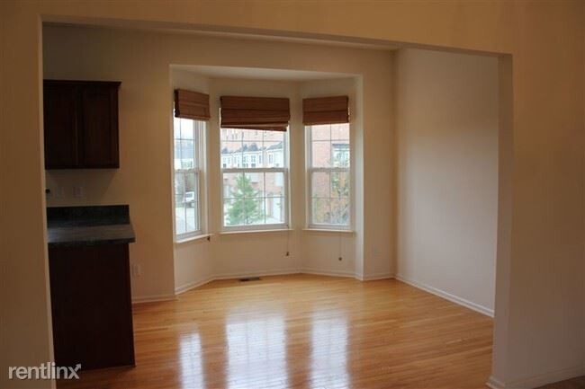 Building Photo - 2 br, 2.5 bath Condo - 22001 Parkview Dr 2...