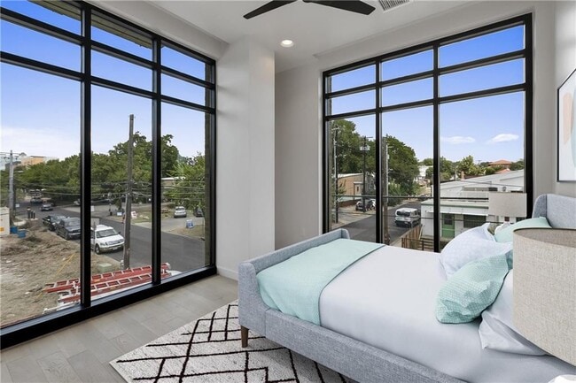 Building Photo - 1501 E 4th St