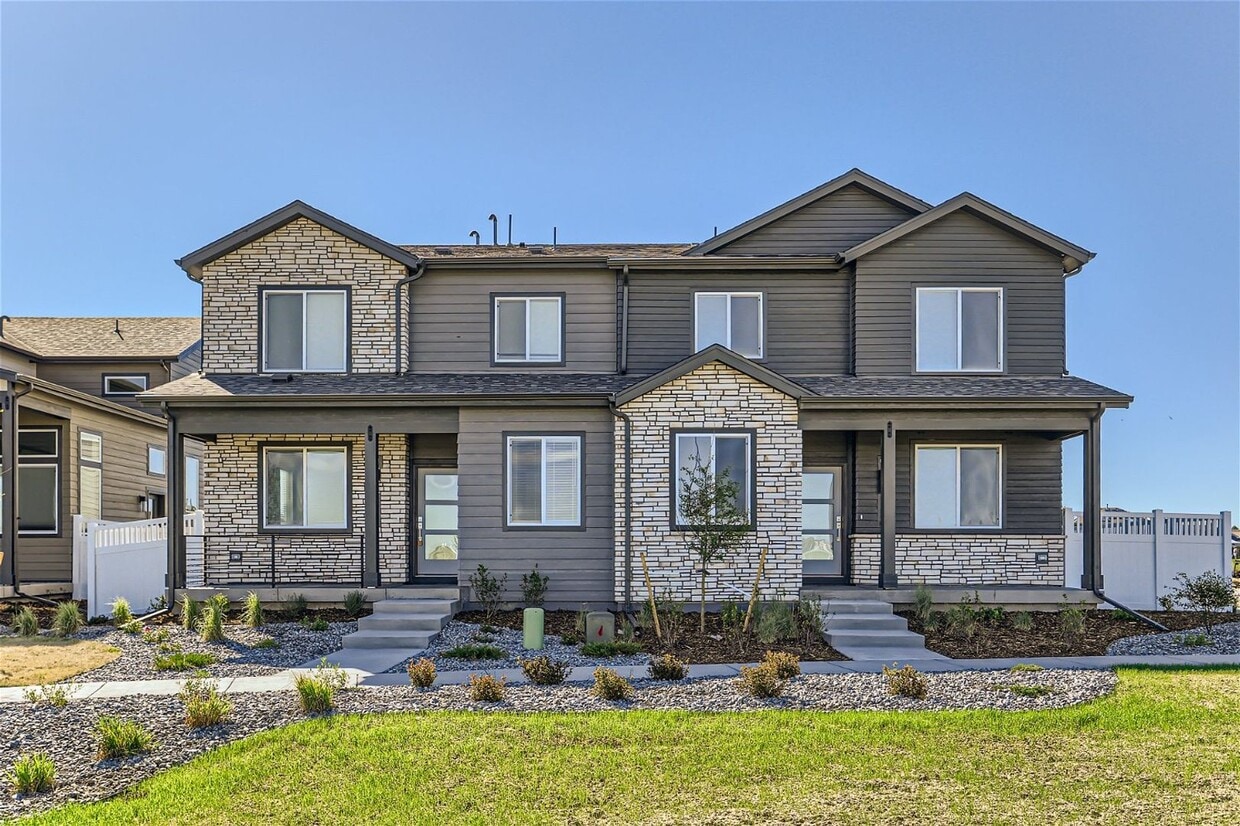 Foto principal - Evolve Real Estate: 3 Bedroom + Loft + Stu...