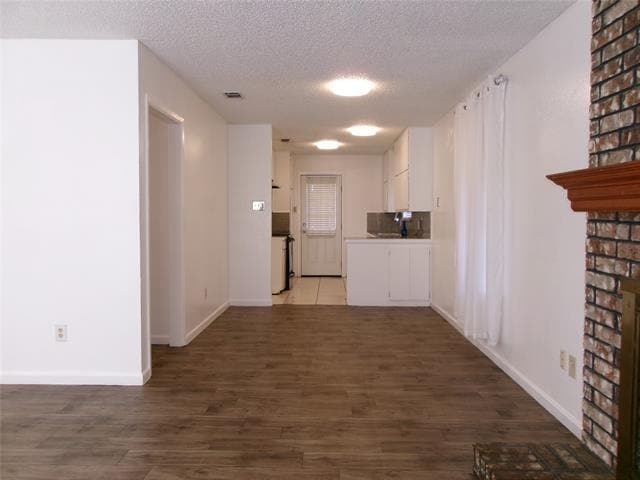 Building Photo - 2409 Ventura Dr