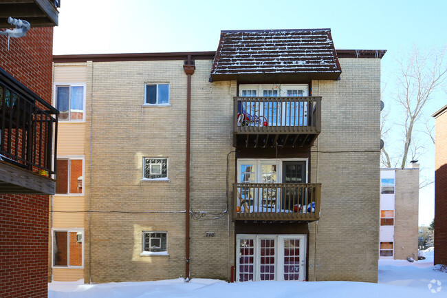 Building Photo - 740 Piper Ln