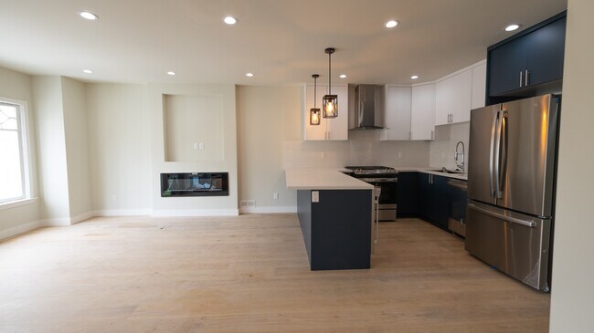 Building Photo - 164 Harold Ave