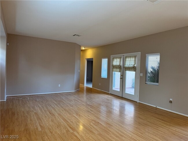 Foto del edificio - 641 Bear Grass St