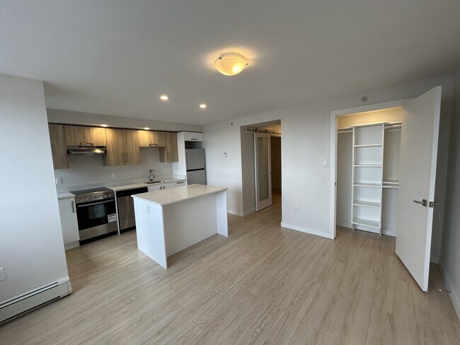 Photo du bâtiment - 5633-5633 Fenwick St