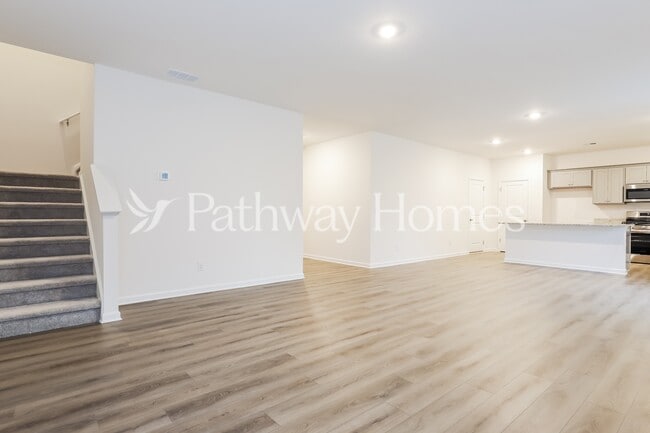 Building Photo - 1200 Arnhem Dr