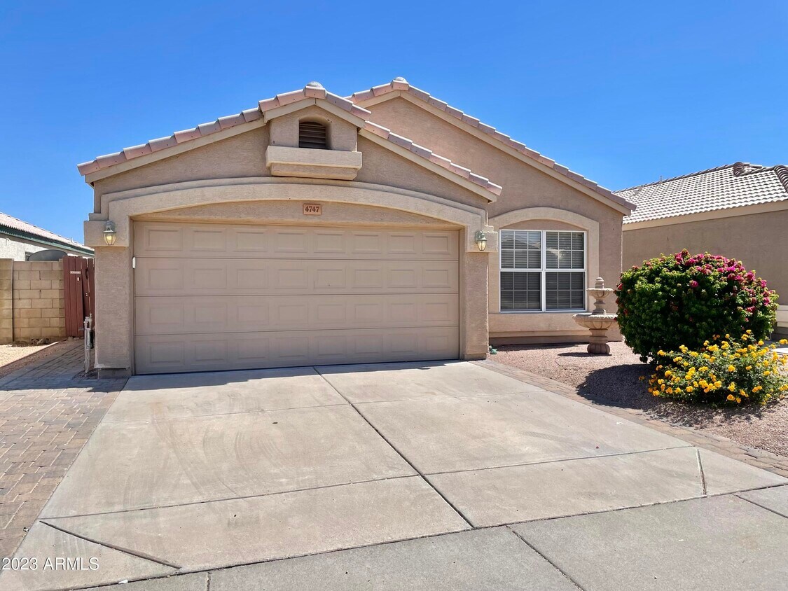 Primary Photo - 4747 E Desert Wind Dr.