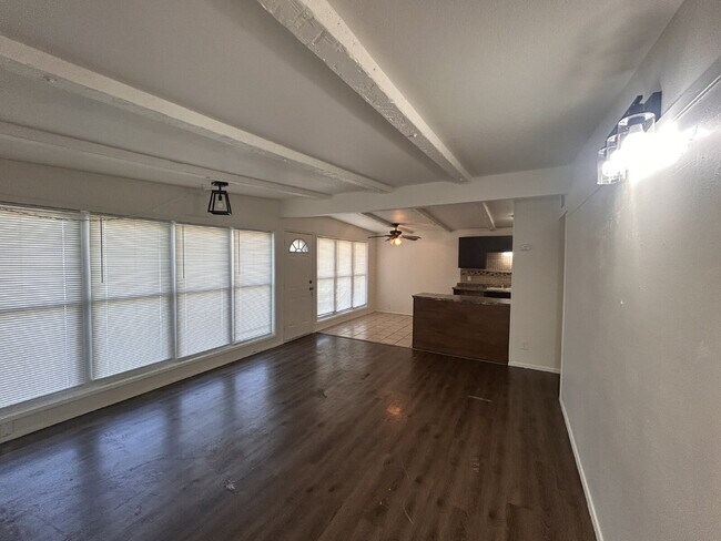 Foto del edificio - 2742 68th St