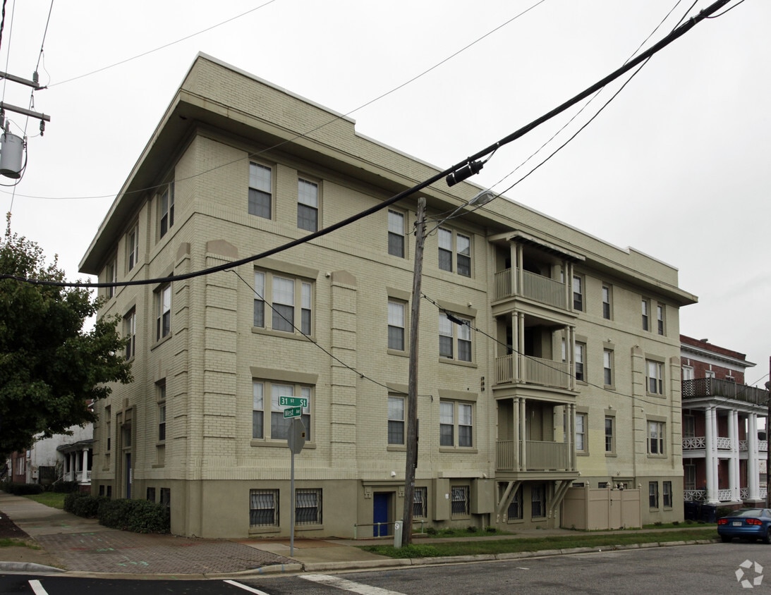 Marlborugh Flats Apartments in Newport News, VA