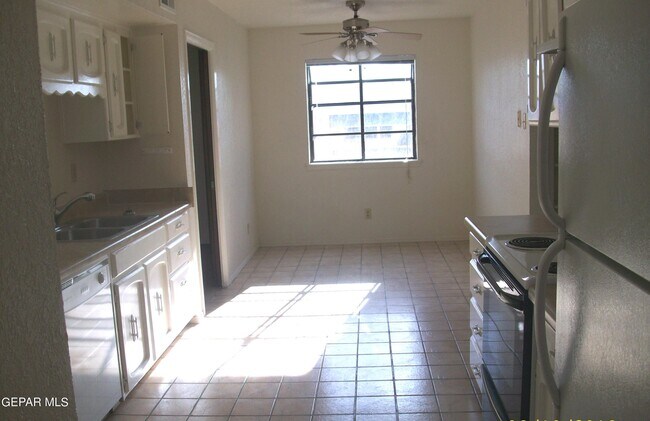Building Photo - 6913 Orizaba Ave