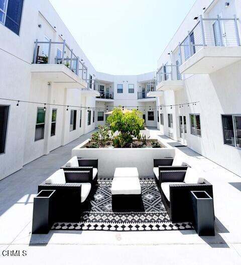 Foto del edificio - 300 W 9th St