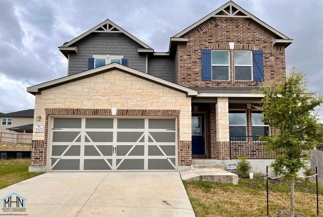 Beautiful 2-story 4 bed/2.5 bath home with... - Beautiful 2-story 4 bed/2.5 bath home with...