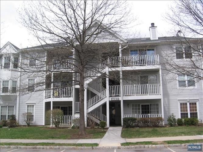 Primary Photo - 176 Linden St