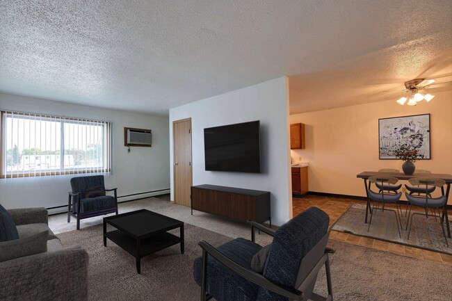 Fargo, ND Parkwest Gardens Apartment | Living - Parkwest Gardens