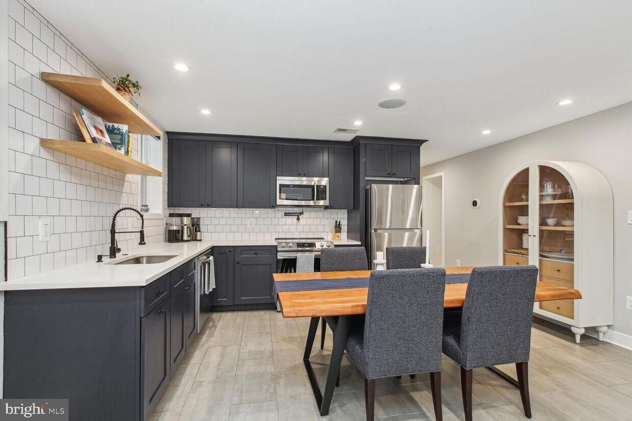 Foto principal - Available Now! Two Bed // Two Bath in Ecki...