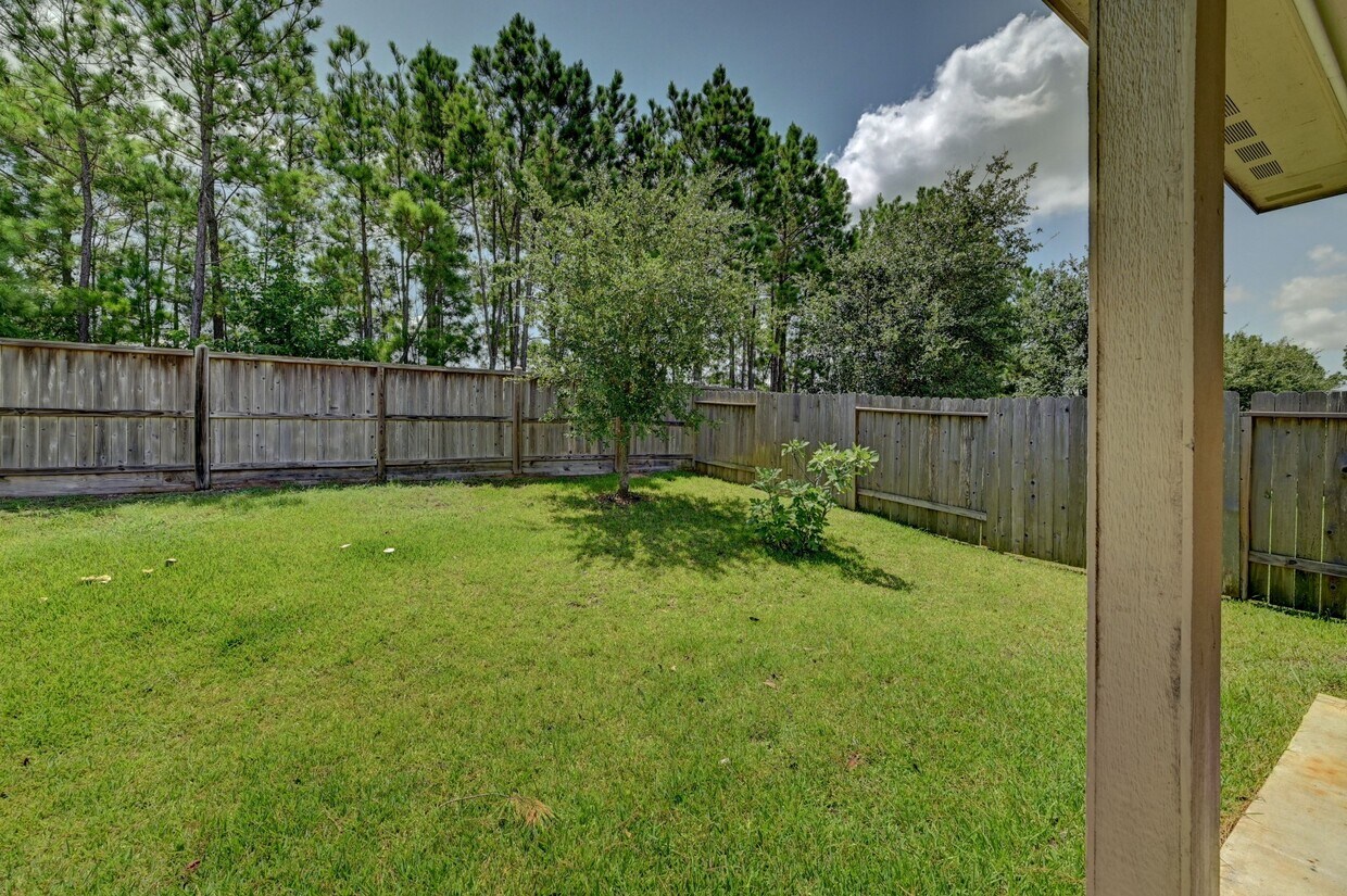 Building Photo - 7022 N Sound Ln