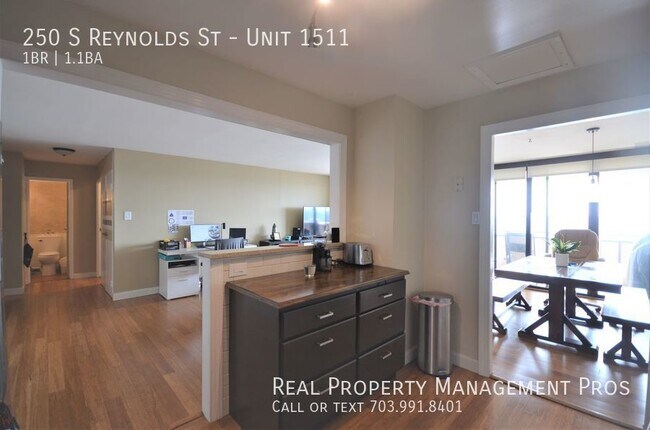 Foto del edificio - Gorgeous Penthouse Unit- Stunning Views!
