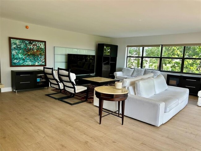 Foto del edificio - 4900 N Ocean Blvd