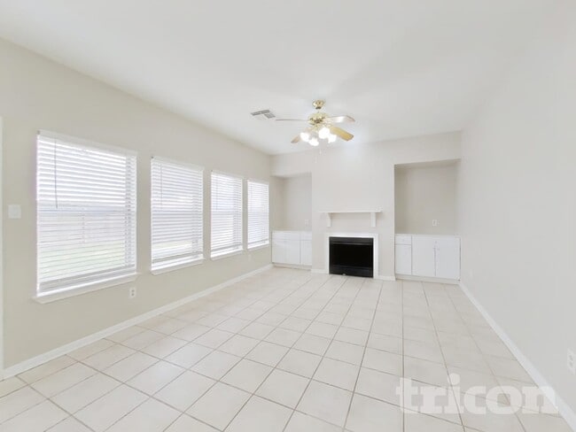 Foto del edificio - 5911 Klamath Falls Ct