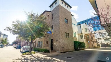 Building Photo - 2191 Helsminster Dr