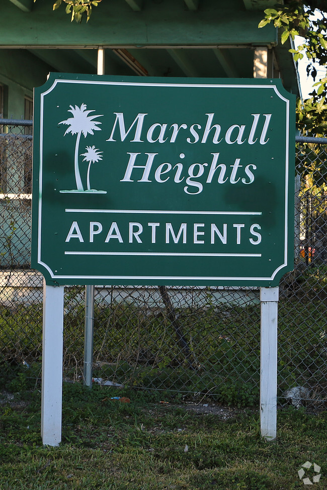 Foto del edificio - Marshall Heights Apartments