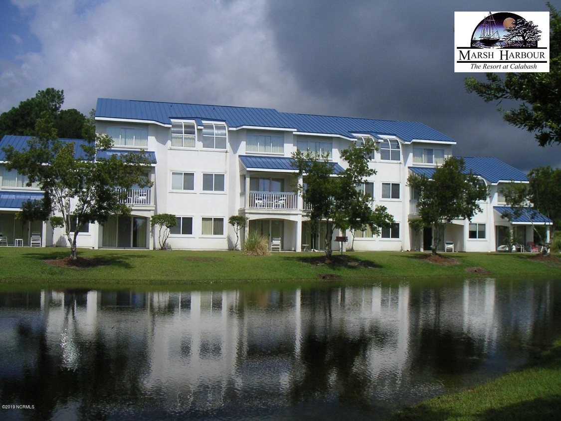 Foto principal - 10155 Beach Dr SW