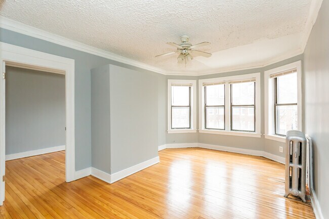 Foto del edificio - 6959 S Paxton Ave