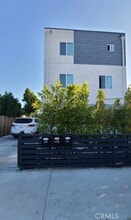 Building Photo - 839 E 32nd St