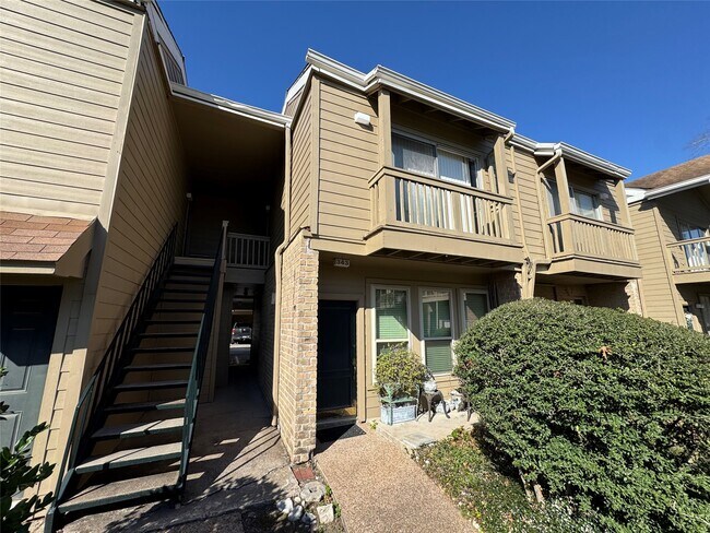 Foto del edificio - 2100 Tanglewilde St