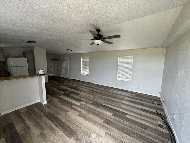 Foto del edificio - 112 Thomas Park Dr