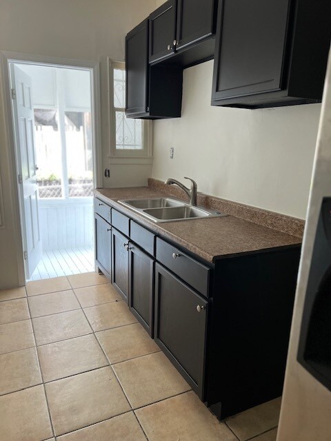 kitchen - 229 Columbia Pl