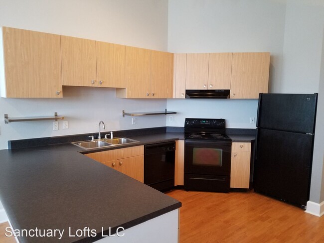 Building Photo - 502 E Ross Ave