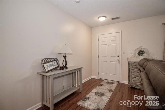 Building Photo - 137 Lynch Cir