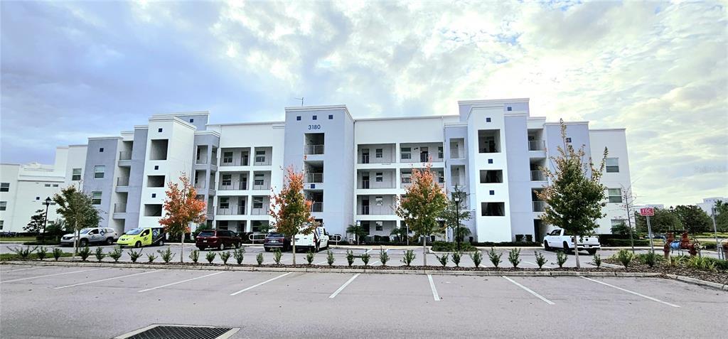 Foto principal - 3180 Paradox Cir