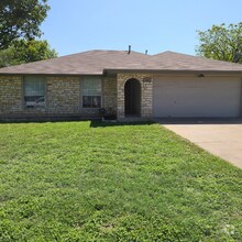 Building Photo - 908 Garden View Dr