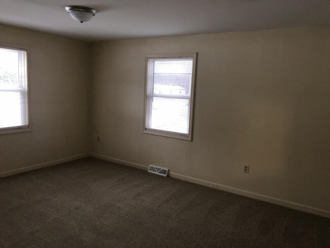 Building Photo - 1410 Franklin Rd