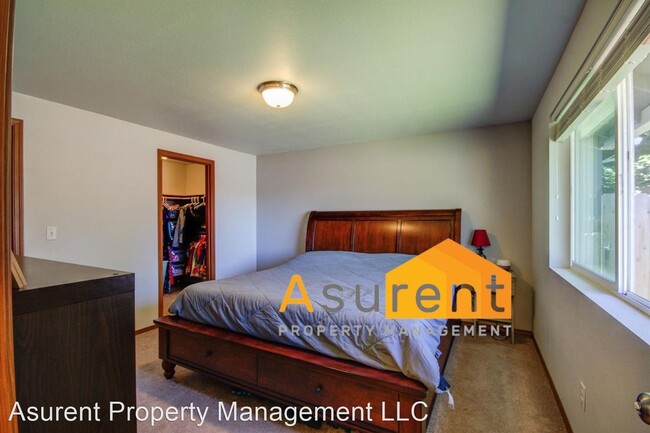 Foto del edificio - 3 br, 2 bath House - 2313 Crater Lake Ave