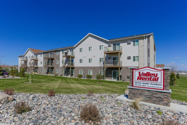 Building Photo - The Reserve at Bison Crossing