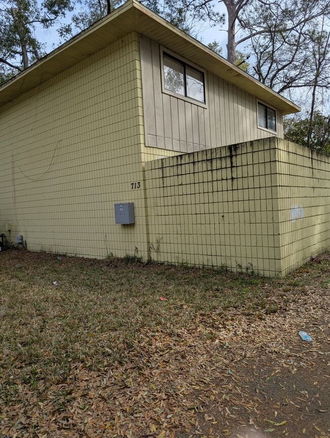 Building Photo - 713 SW 69th St