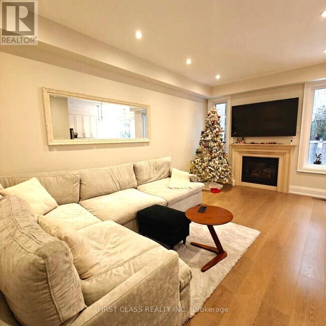 Photo du bâtiment - 3430 Hayhurst Crescent