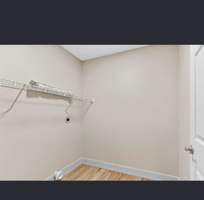 Building Photo - 1623 W Hovey St