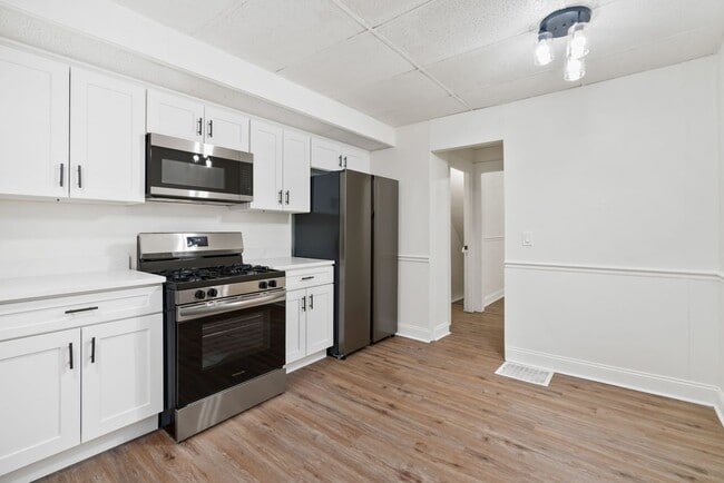 4 bed 1.5 bath - completely updated, central air, patio. Great location - 4 bed 1.5 bath - completely updated, central air, patio.  Great location House