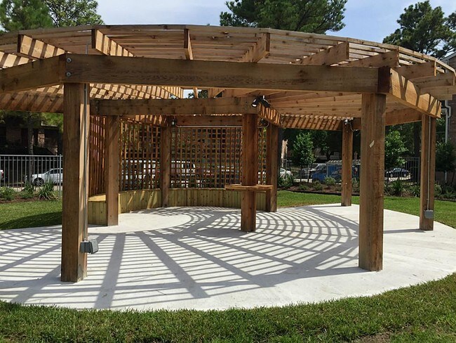 Foto del edificio - 2202 Place Rebecca Ln