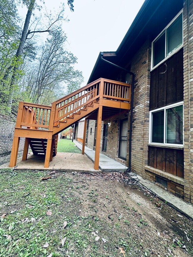 Foto del edificio - 3340 Pinewood Ave