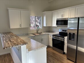 Building Photo - 3036 Plumas St