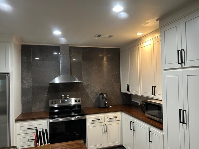 Foto del edificio - 2857 Farm-To-Market Rd 322