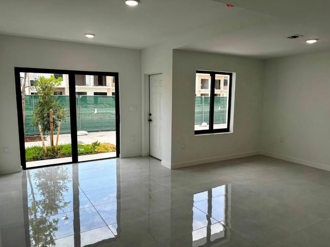 Foto del edificio - 14559 SW 261st St