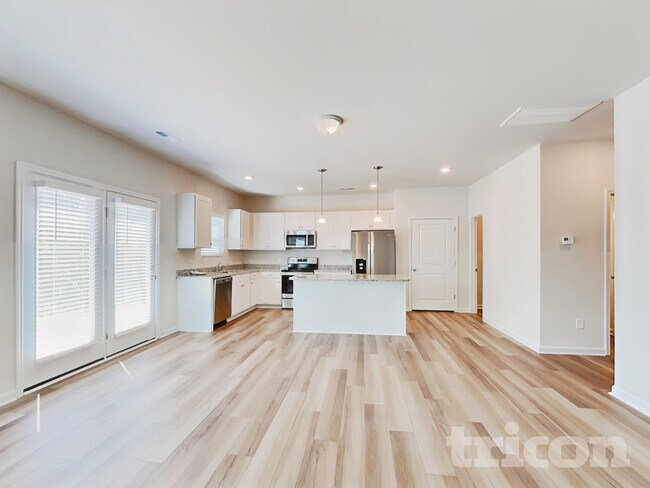 Building Photo - 3718 Streamside Dr