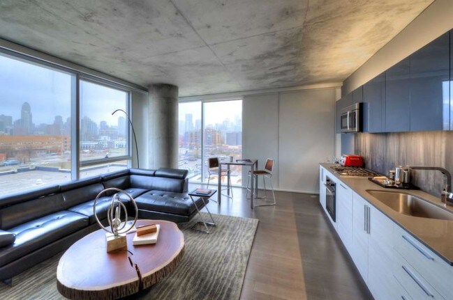 Foto del edificio - 625 W Division St
