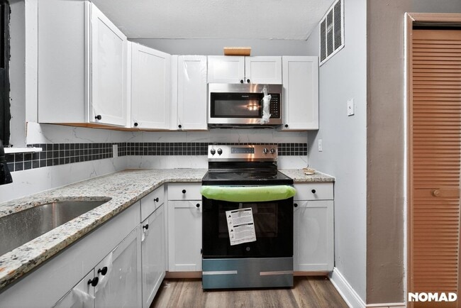 Foto del edificio - 5952 Stonewall Dr